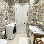 Metro Апартаменты *