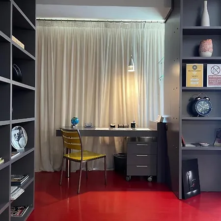 Metro * ティラナ