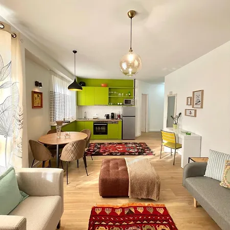 Metro Apartment